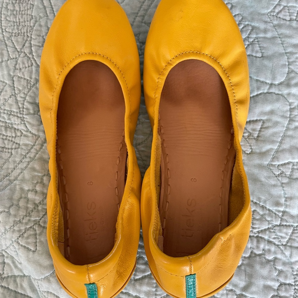 Tieks Size 8 Mustard Excellent Used Condition Includes Box